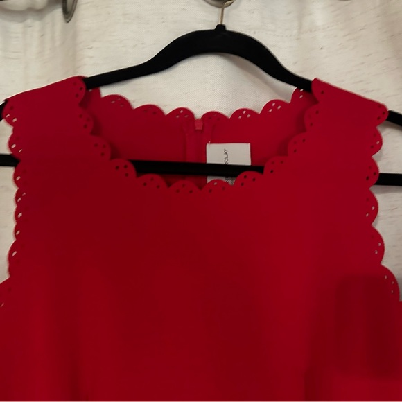 Stretchy Ponte Scalloped Perforated Neck, SleeveHem Pleated Dress in Size 10. - Picture 3 of 5